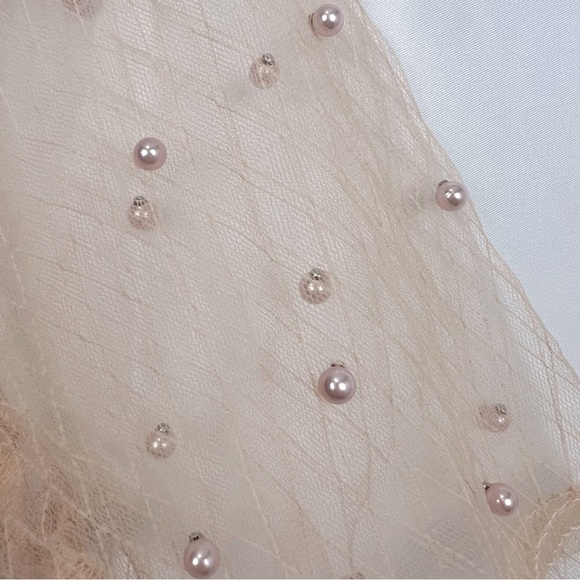 Privy Pearl Sheer Mesh Top - Picture 5 of 13